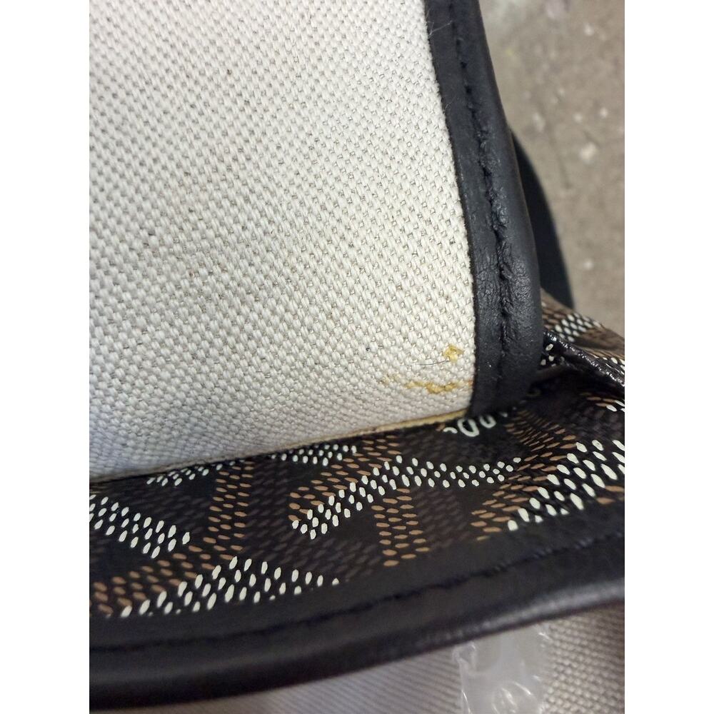 Goyard Capetien MM Black Messenger Bag - Picture 15 of 16